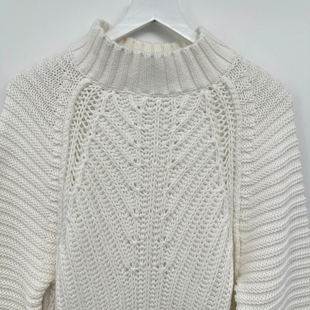 Free People Pullover Sweater Size Medium Slouchy Chunky Knit Hi Low Quiet Luxury